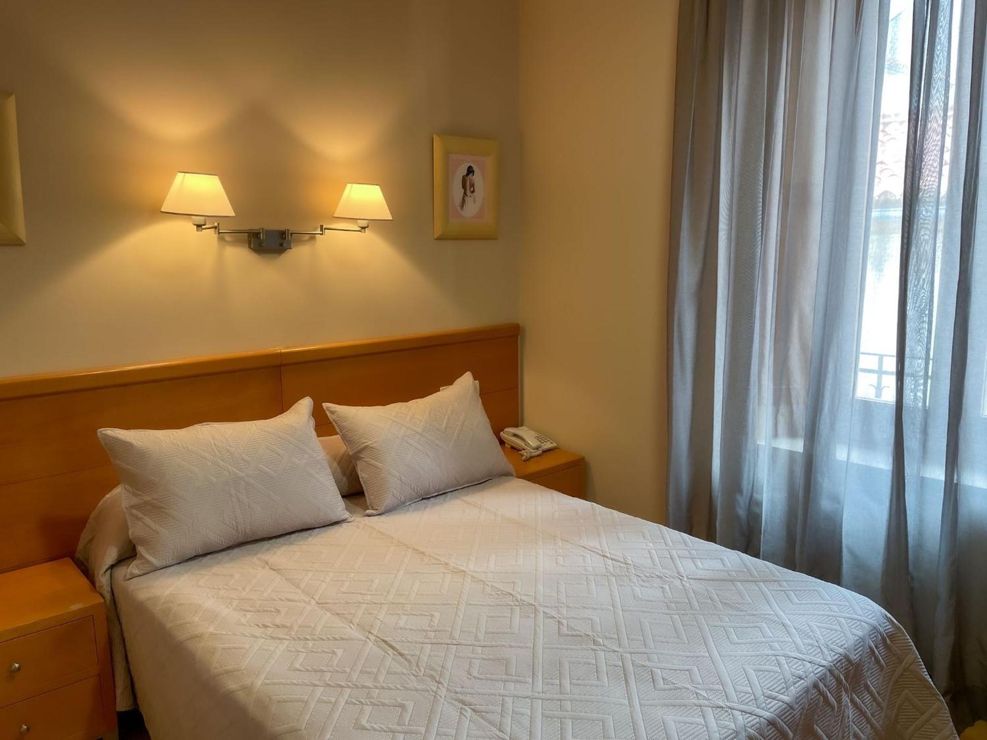 Caces Hotel Castilla מראה חיצוני תמונה
