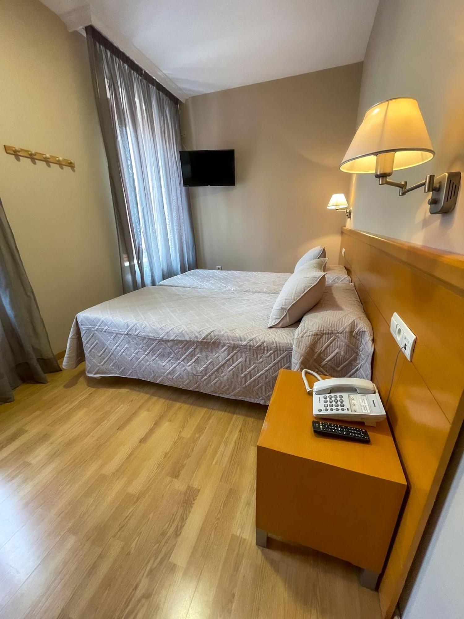 Caces Hotel Castilla מראה חיצוני תמונה