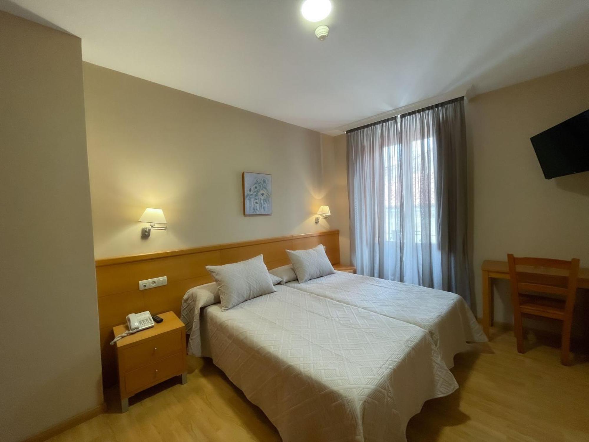 Caces Hotel Castilla מראה חיצוני תמונה