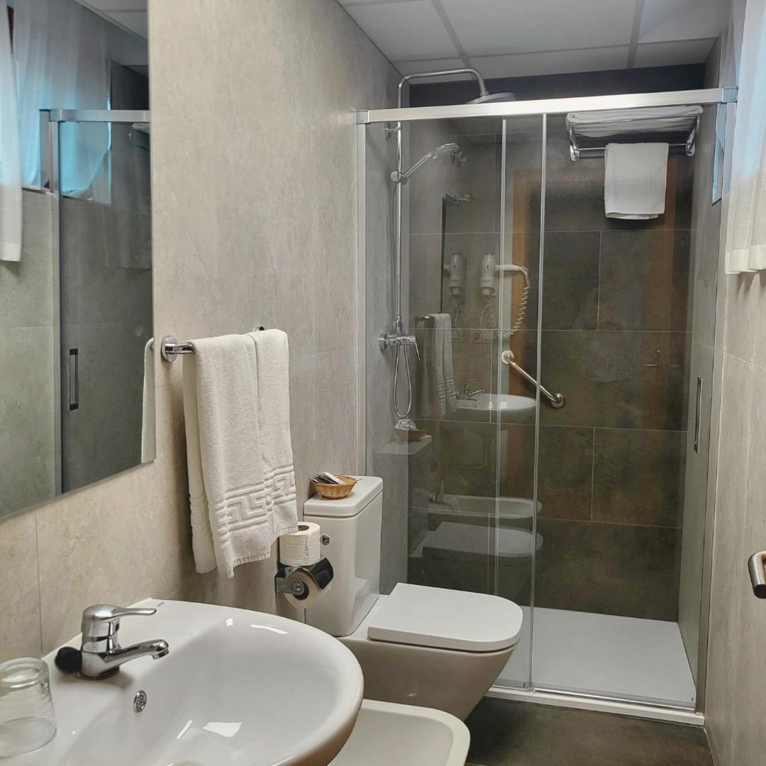 Caces Hotel Castilla מראה חיצוני תמונה