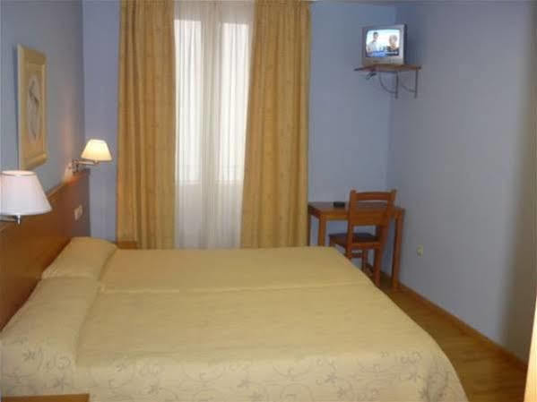 Caces Hotel Castilla מראה חיצוני תמונה