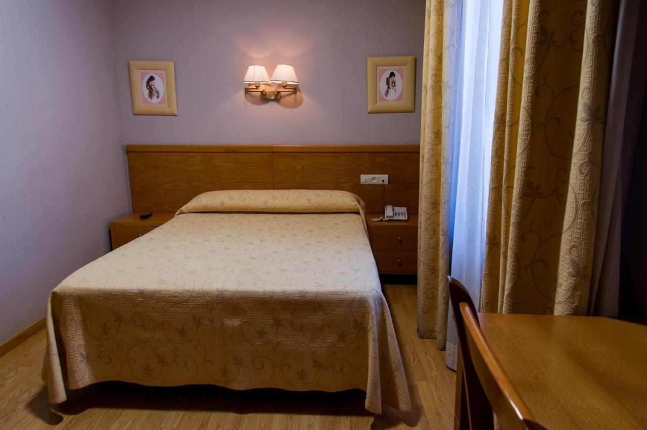 Caces Hotel Castilla מראה חיצוני תמונה